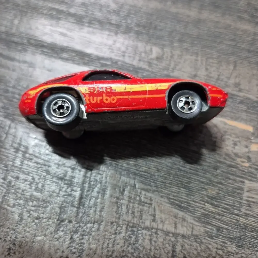 Vintage Hot Wheels P-928 Red 928 Turbo Porsche Mattel Inc 1982 Made in Hong Kong